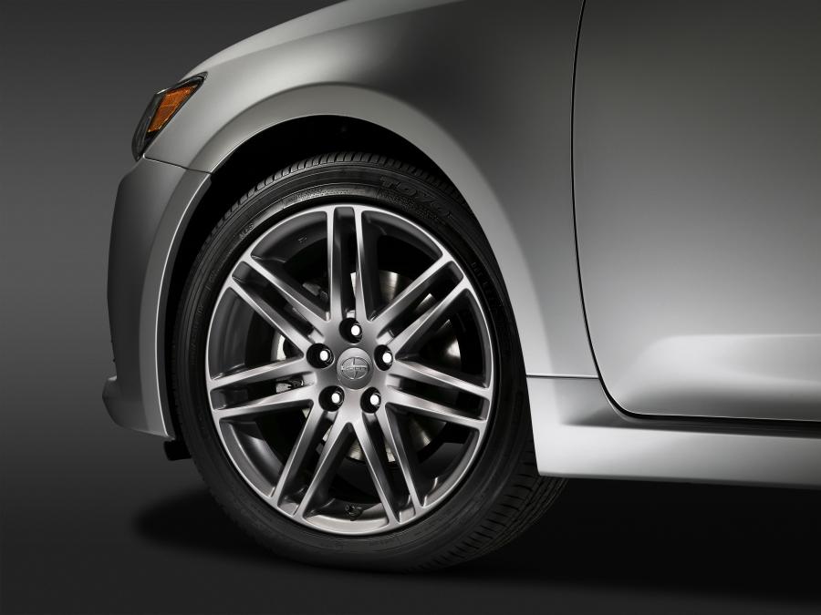 Колеса Scion tC 2011 года  (фото 66 из 68)